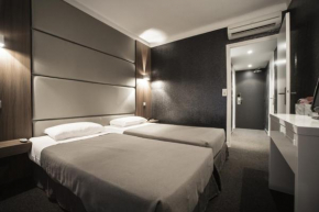 Гостиница Hotel Schtak  Канны